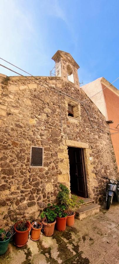 Appartamento Il Tramonto Castelsardo Exterior photo